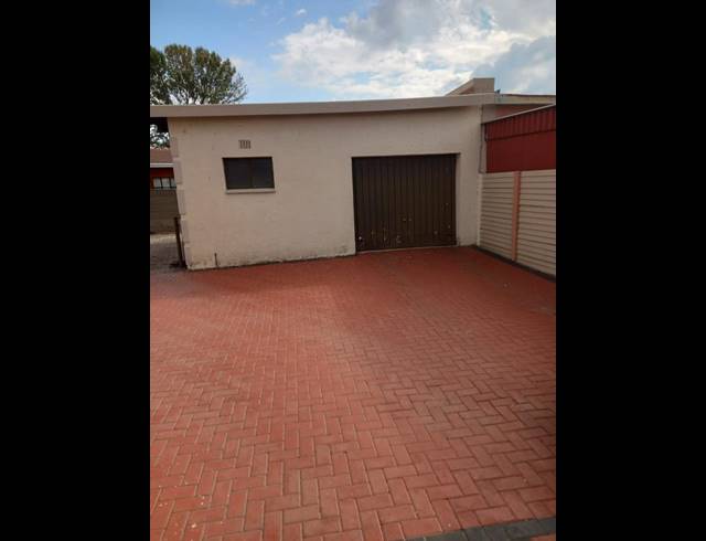 3 BEDROOM HOUSE FOR SALE IN VANDERBIJLPARK CE 3